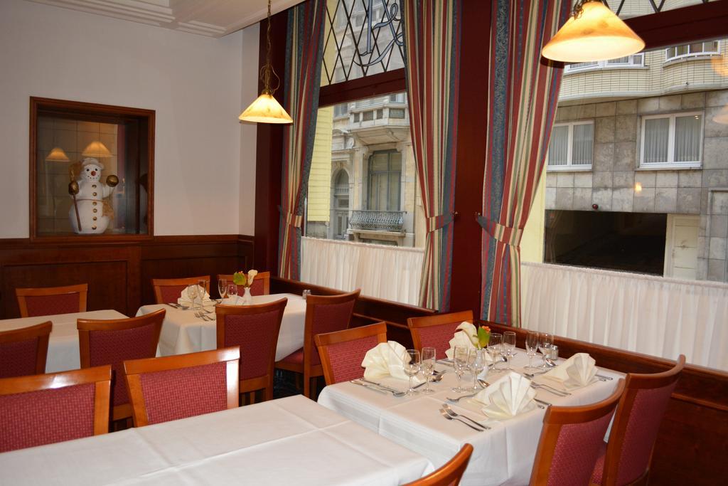 Hotel Royal Astor Ostenda Esterno foto